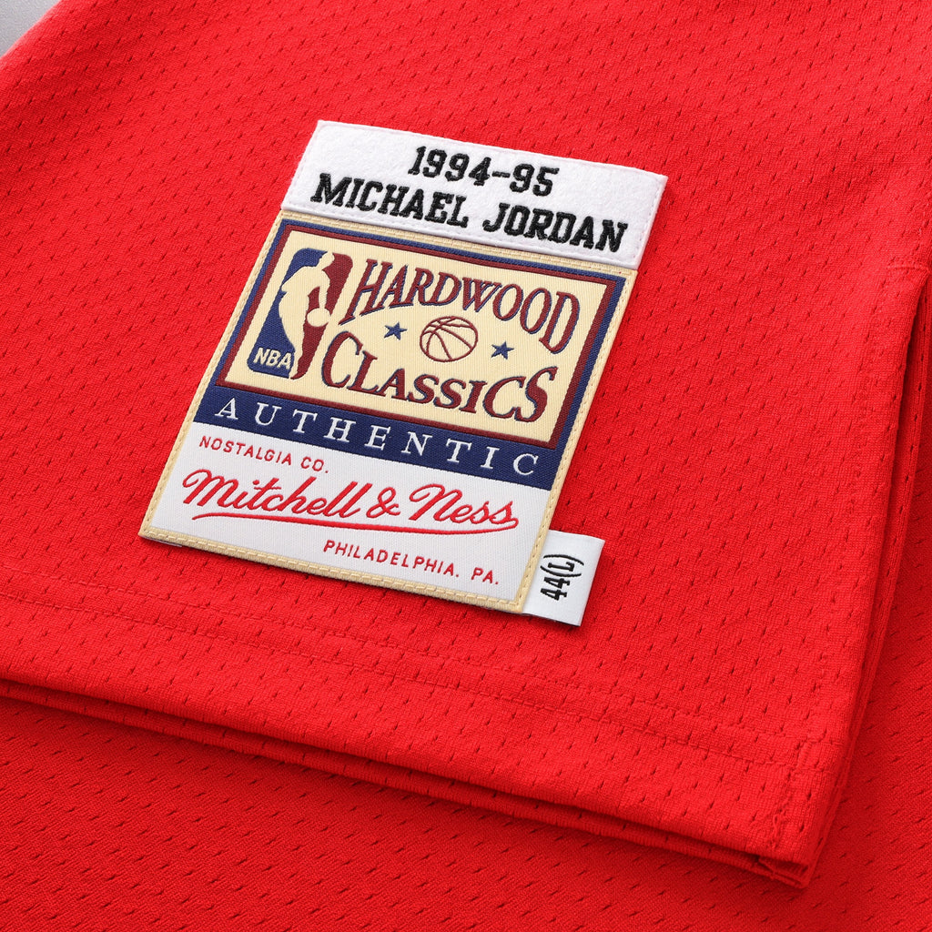 Michael Jordan Chicago Bulls 1994 - 95 Authentic Road Basketball Jersey - Red - Mens